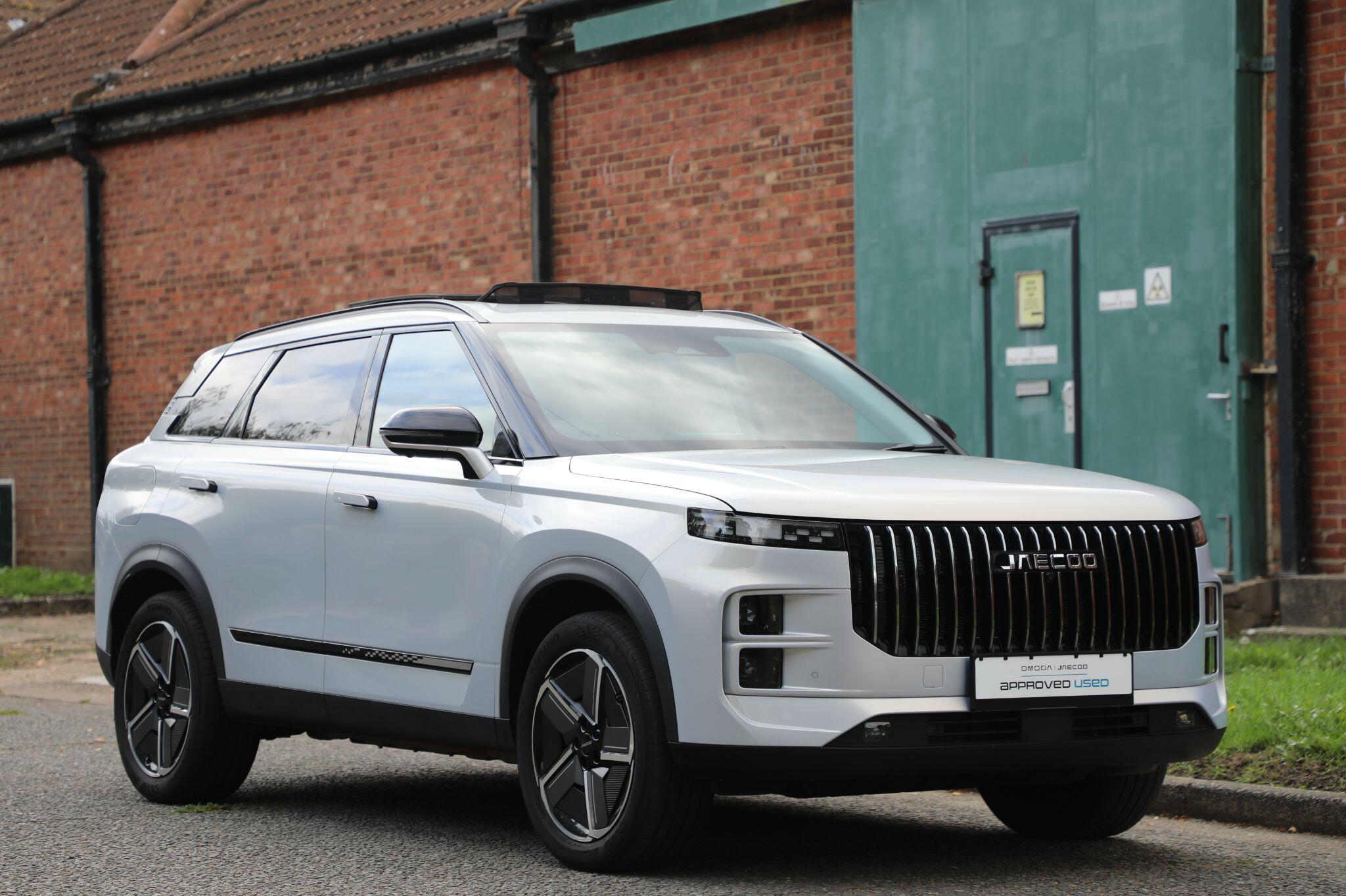 Large vehicle image